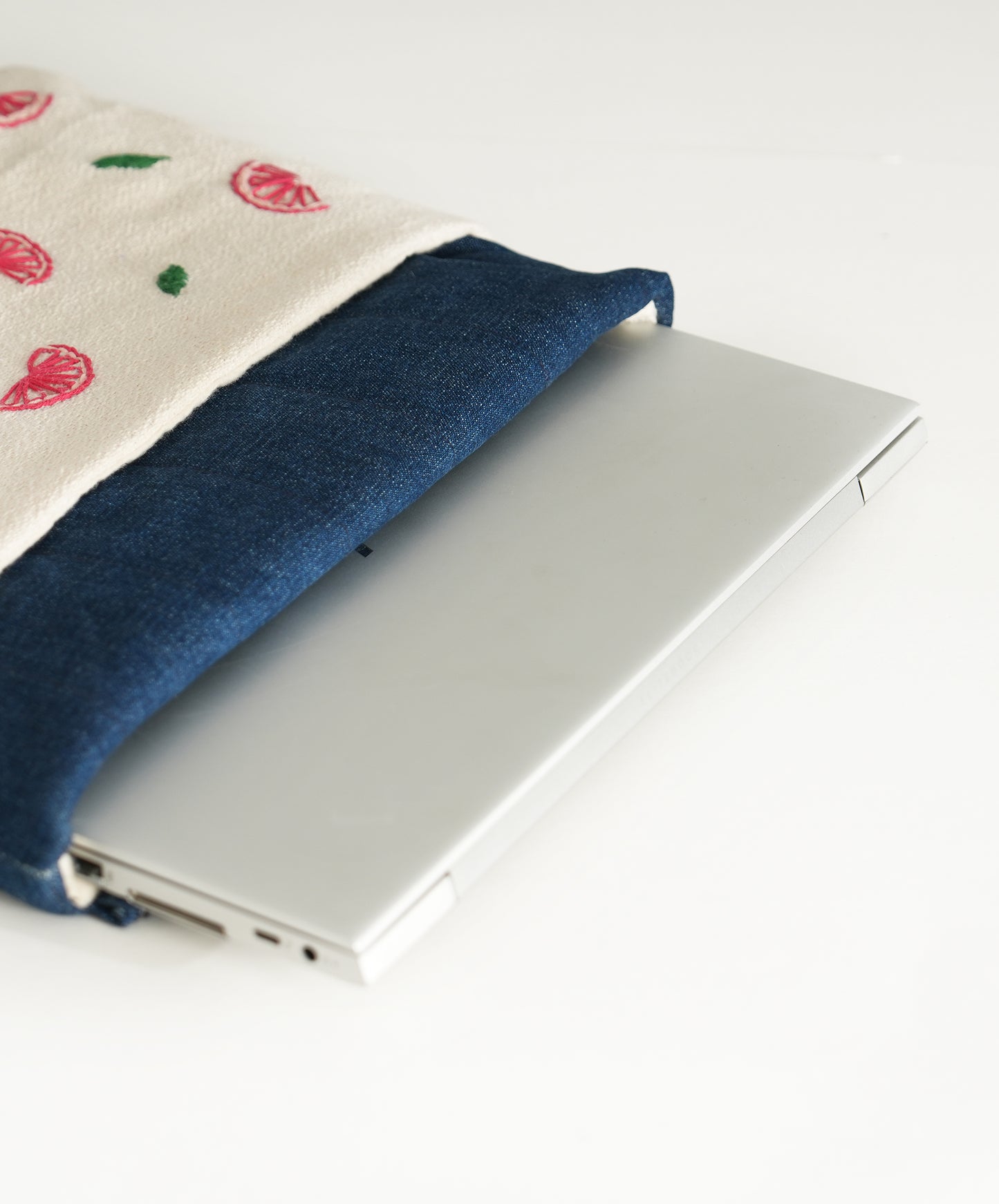 Cocoon- Laptop Sleeve